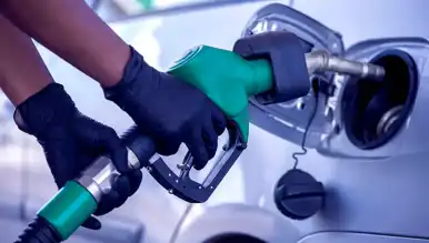 Benzine 2,06 TL İndirim! (7 Mart 2025 Akaryakıt Fiyatları)
