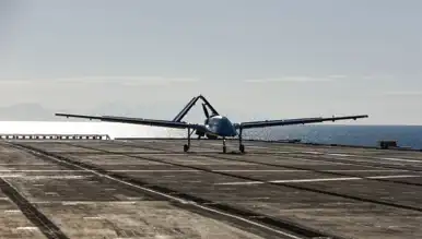 Yerli İHA, Deniz Platformundan Başarılı İniş Kalkış Testi Gerçekleştirdi